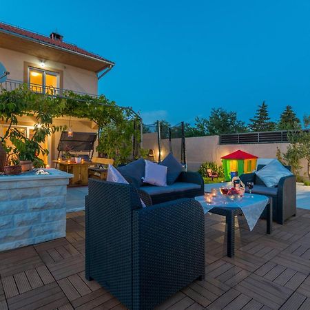 Amazing Home In Lisicic With Outdoor Swimming Pool Lisicici Εξωτερικό φωτογραφία